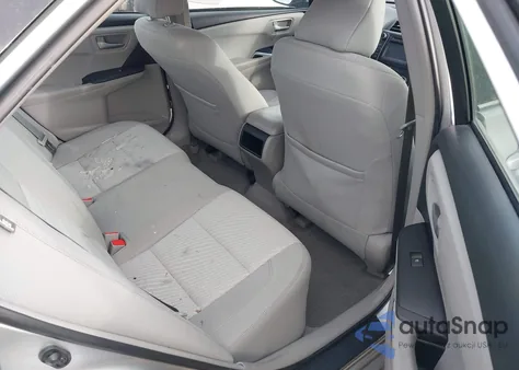 2017 Toyota Camry Le z USA, uszkodzony, nr VIN 4T1BF1FK6HU446322